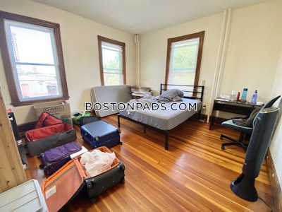 Mission Hill 3 Beds 1 Bath Boston - $5,000