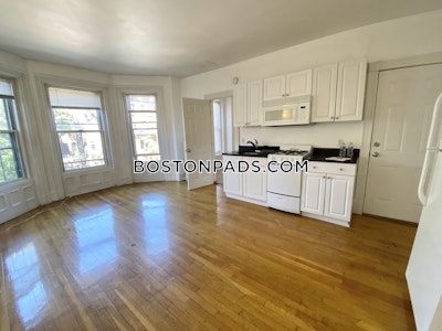 Back Bay 1 Bed 1 Bath Boston - $3,150