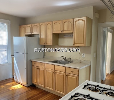 Medford 2 Beds 1 Bath  Tufts - $2,500