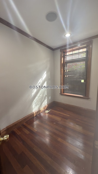 Brookline 4 Bed 2 Bath BROOKLINE  Cleveland Circle - $4,800