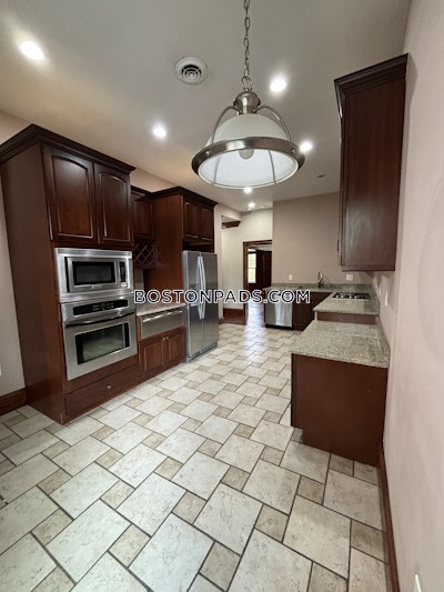 Brookline 4 Beds 2 Baths  Cleveland Circle - $5,600 No Fee