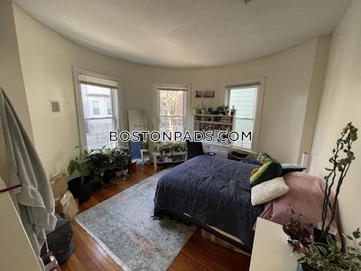 Mission Hill 5 Beds 2 Baths Boston - $7,300