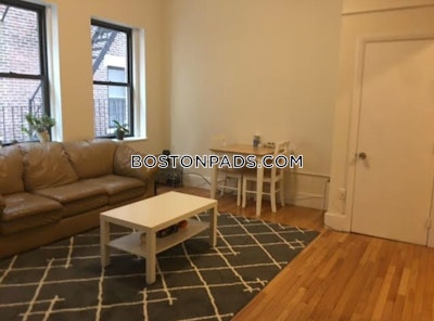 Fenway/kenmore Spacious 2 bed available 9/1/22 on Aberdeen St in Fenway!  Boston - $3,802