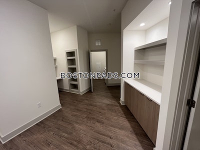 Wellesley 1 Bed 1 Bath - $3,424