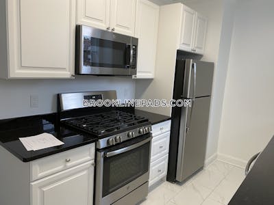 Brookline 1 Bed 1 Bath  Coolidge Corner - $3,495 No Fee