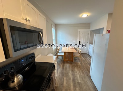 Salem Apartment for rent 3 Bedrooms 1 Bath - $3,200